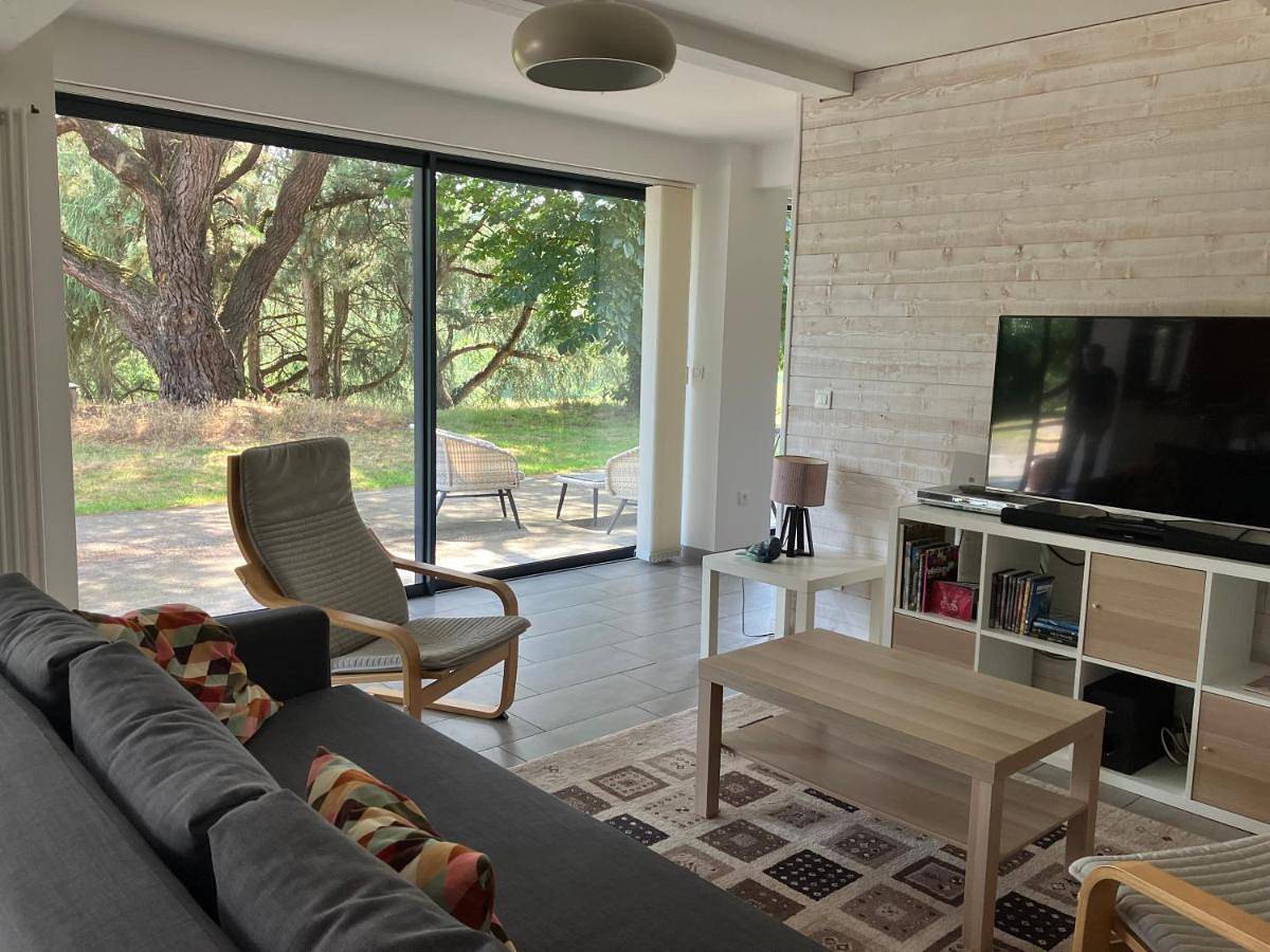 Three-Bedroom House in Le Longeron, Région de Cholet