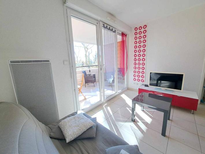 Ganze Wohnung, Gemütliche 2-Zimmer-Wohnung direkt am Strand mit Terrasse, privatem Parkplatz und Gemeinschaftspool in Marseillan, Mittelmeerküste (Frankreich)