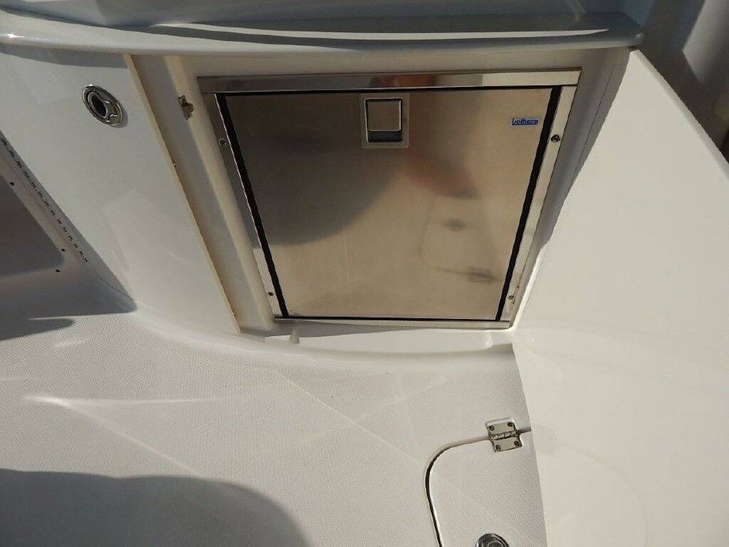 Moderner Luxus mit privatem Pool. 5 Minuten vom Strand entfernt. Bootsverleih. Nah am Essen. W-lan in Noyack, Hamptons