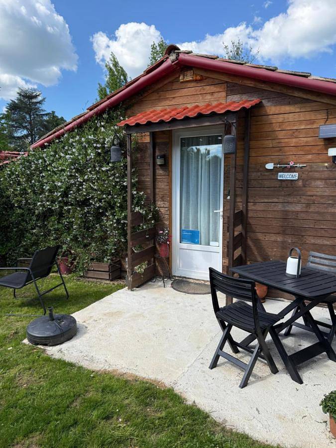 Chalet pour 4 personnes, avec vue ainsi que piscine et jardin