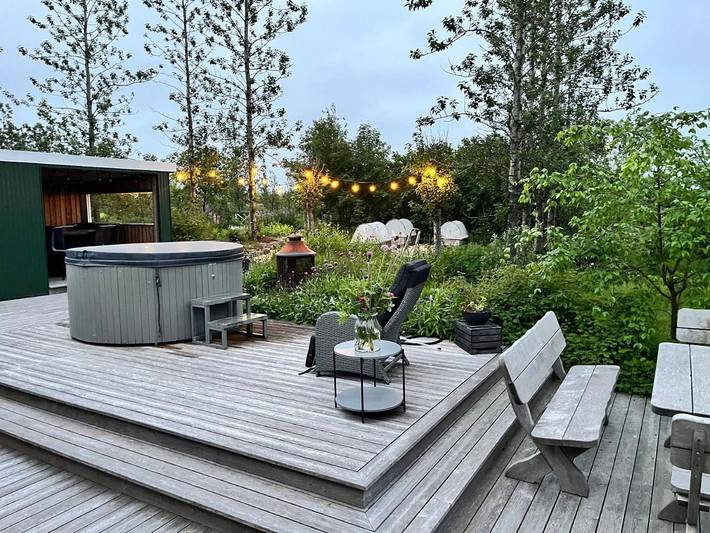 Vakantiehuis voor 4 personen, with uitzicht and tuin as well as zwembad op IJsland