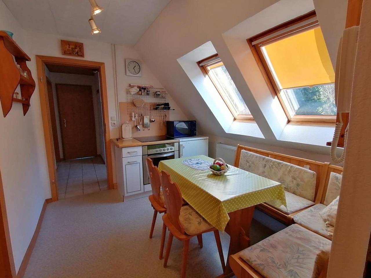 Ganze Wohnung, Ferienwohnung 'Haus Am Waldrand' mit Bergblick, privater Terrasse und Wi-Fi in Freital, Osterzgebirge