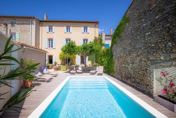 Maison de vacances pour 14 personnes, avec Balcon et Terrasse ainsi que Jardin et Piscine
