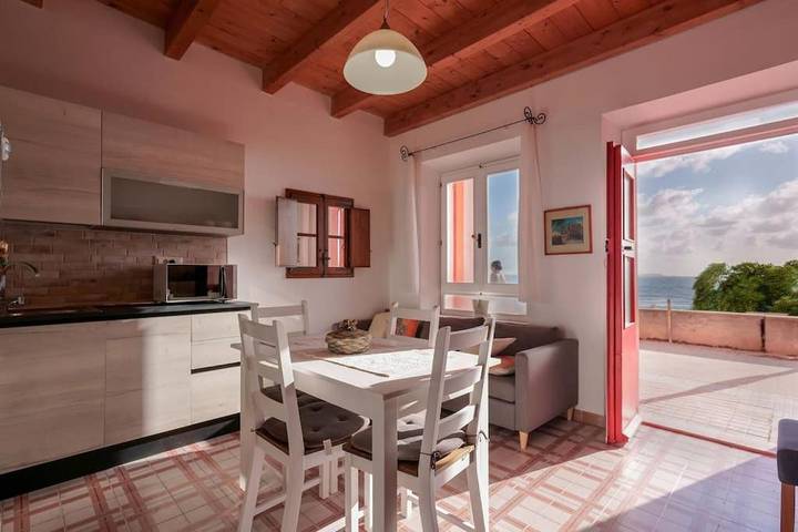 Ferienwohnung für 4 Personen, mit Terrasse und Garten sowie Ausblick