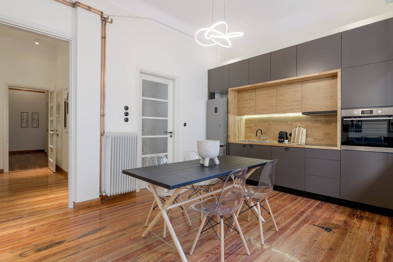 Entire apartment, 3Bdr Modern Design & Bright Interiors in Plaka in Central Section of Athens, Athens