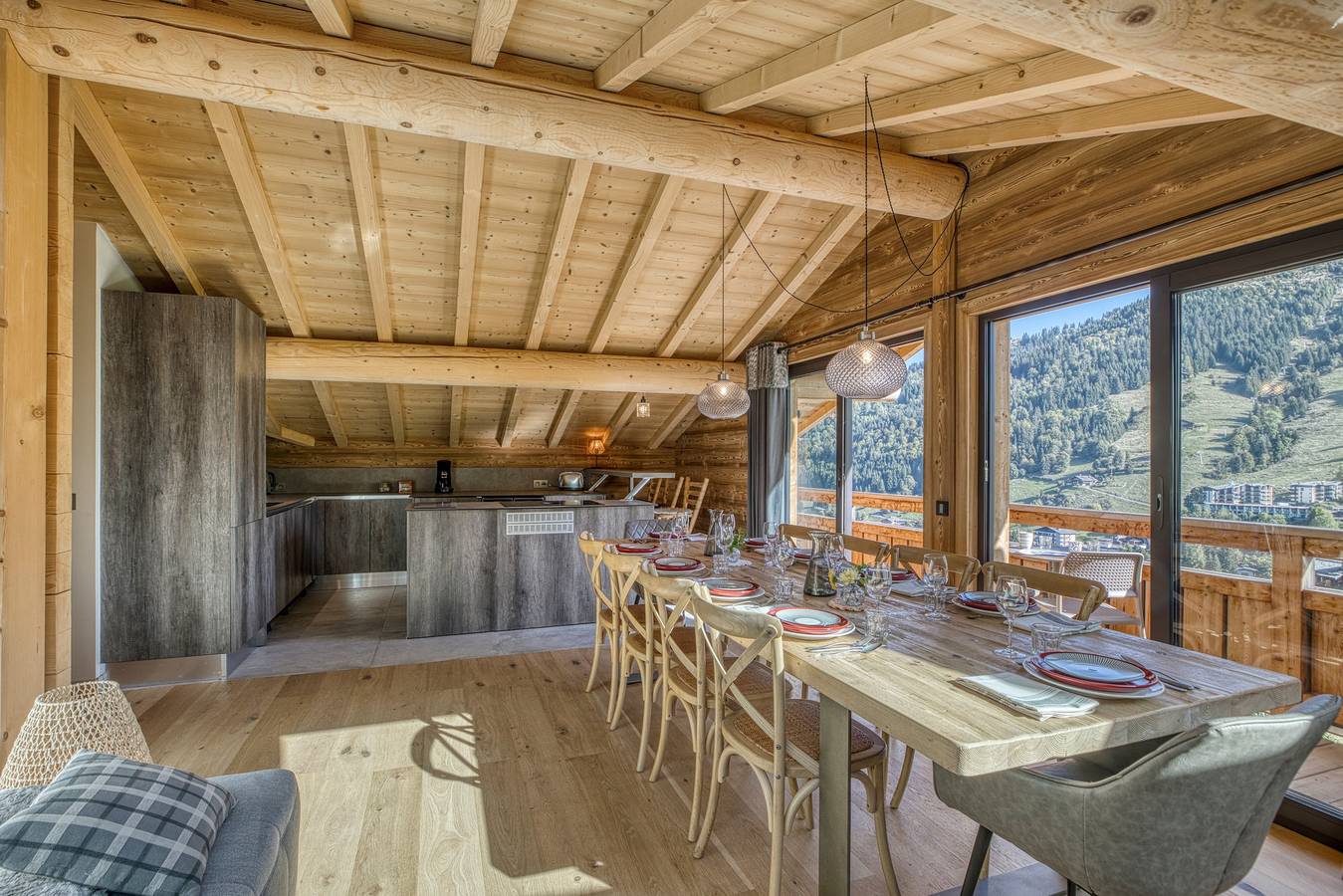 Appartement entier, Appartement "Borderan" avec vue sur les montagnes, Jacuzzi, balcon et Wi-Fi in La Clusaz, Région d'Annecy