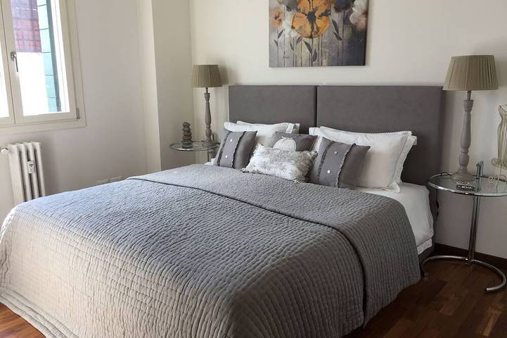 Ganze Wohnung, Fabelhafte Kanalansichten, Zeitgenössische Designerwohnung In Venedig 2 Betten, 2 Bäder in Venedig, Lagune von Venedig