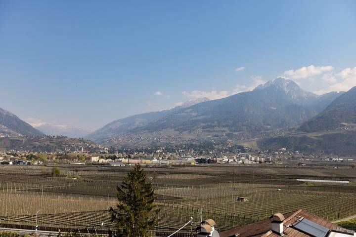 Appartamento intero, Accogliente appartamento con balcone e splendida vista sulla città presso Residence Margreth in Marlengo, Gruppo Ortles-Cevedale