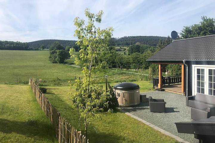Ferienhaus für 10 Personen, mit Garten und Terrasse sowie Whirlpool in Medebach