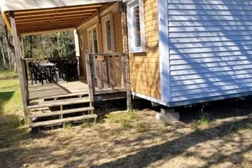 Gîte pour 4 personnes, avec piscine et terrasse, animaux acceptés dans Luna Park La Palmyre
