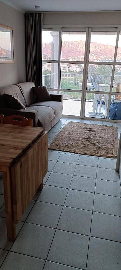 Ganze Wohnung, One-Bedroom Apartment in Le Dramont, Saint-Raphaël