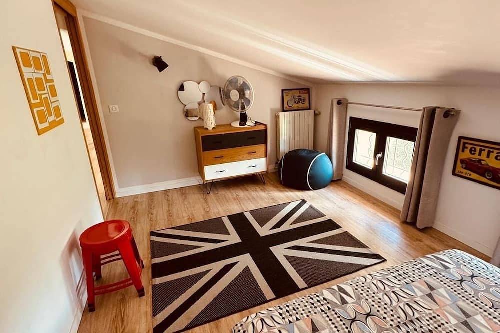 Mas renovado 6 dormitorios y 4 baños, piscina climatizada in Villevieille, Region de Nimes