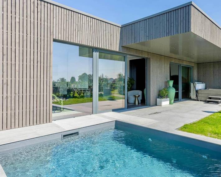 Ferienhaus für 4 Personen, mit Ausblick und Sauna sowie Pool und Garten, mit Haustier