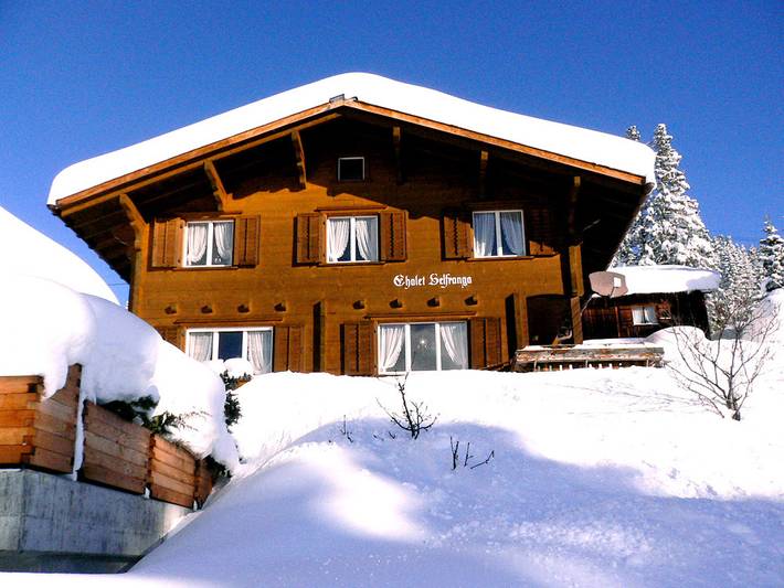 Apartamento vacacional entero, Ferienwohnung Chalet Selfranga - 4.5 Zimmer Ferienwohnung im Chalet Selfranga in Luzein, Plessur alps