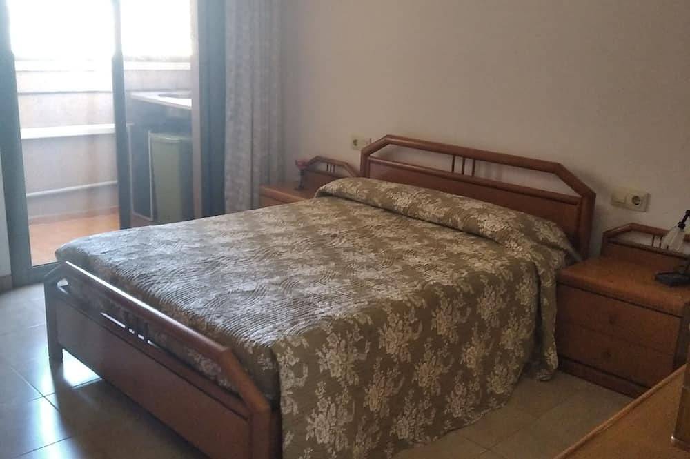 Entire apartment, Piso con Vistas al mar a 100 Metros de la Playa in Calafell, Costa Dorada