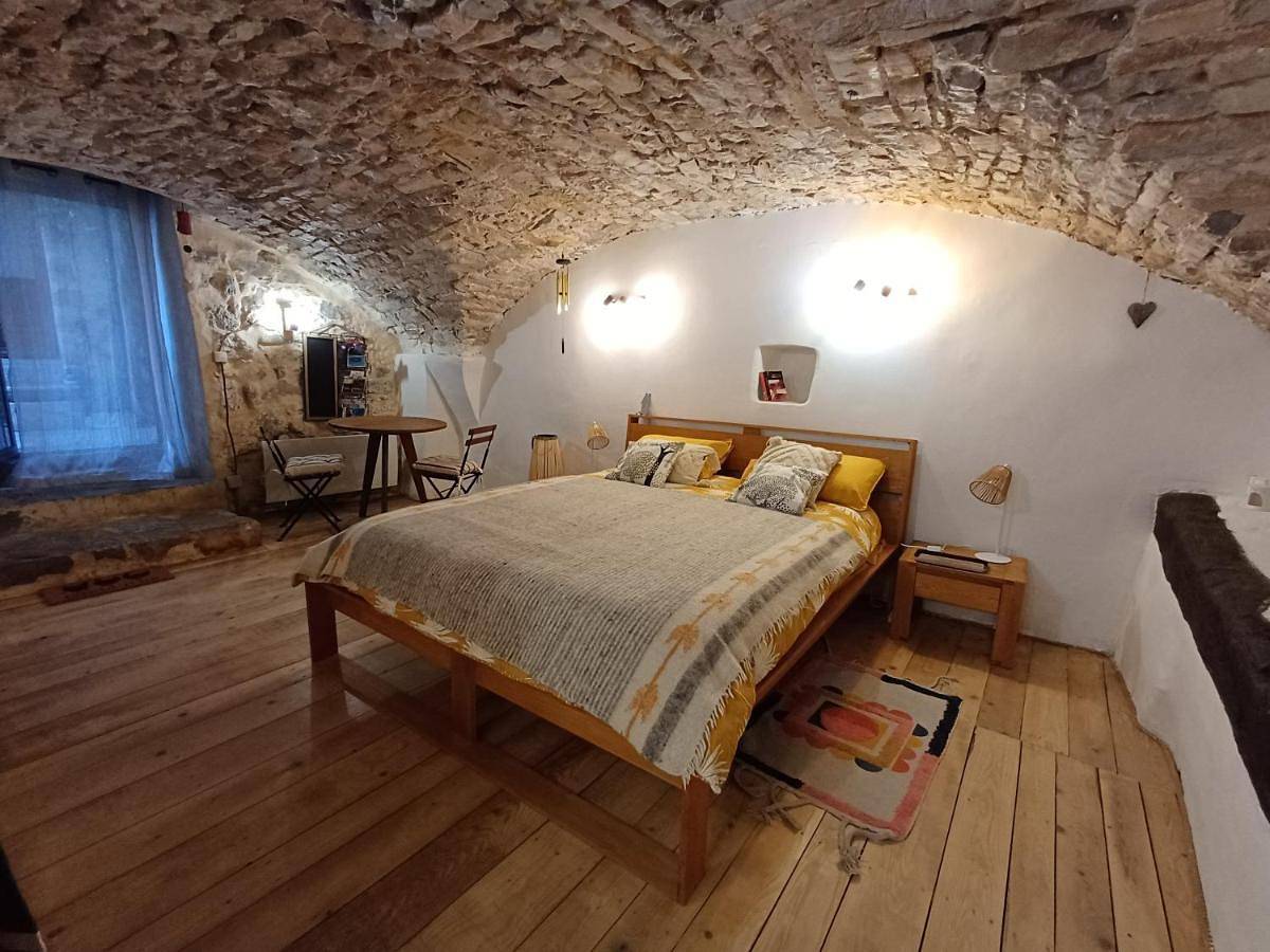 Appartement entier, One-Bedroom Apartment in Viols-le-Fort, Côte méditerranéenne (France)