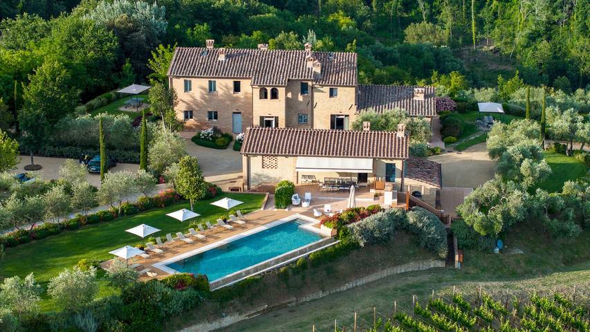 Villa for 16 people, with Yard in 
