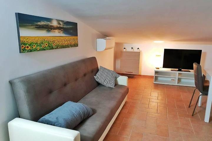 Casas e apartamentos de temporada para 3 pessoas, com Jacuzzi em Marino
