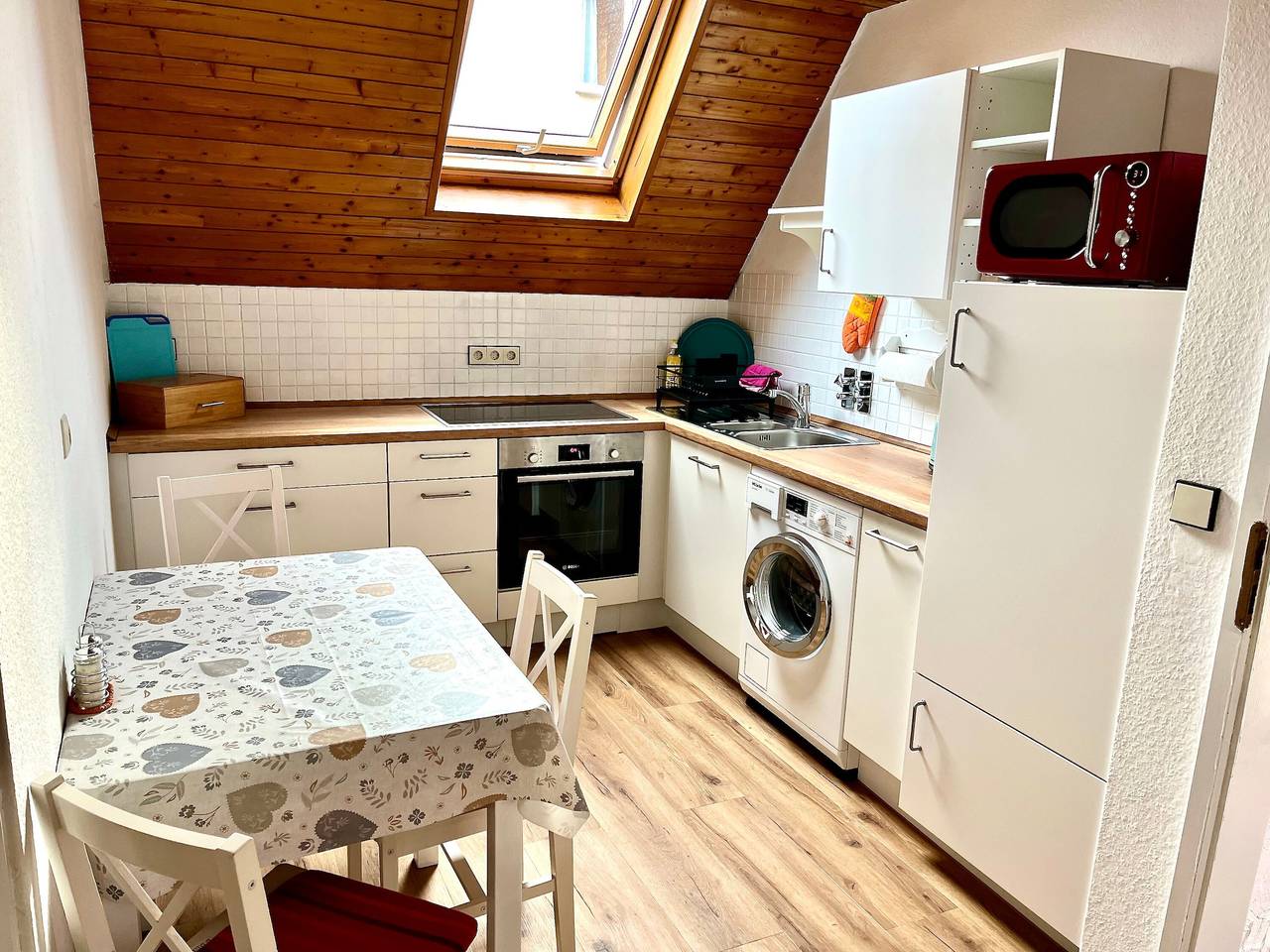 Ganze Wohnung, Ferienwohnung Sila 1" mit gemeinsamer Terrasse und Wlan in Weinstadt, Rems-Murr-Kreis