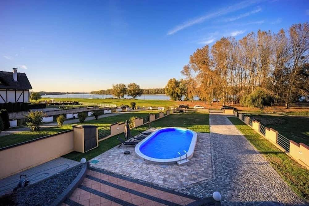Haus an der Donau mit Jacuzzi, Sauna, Pool, Grill und Aktivitäten in der Natur in Osijek-Baranja