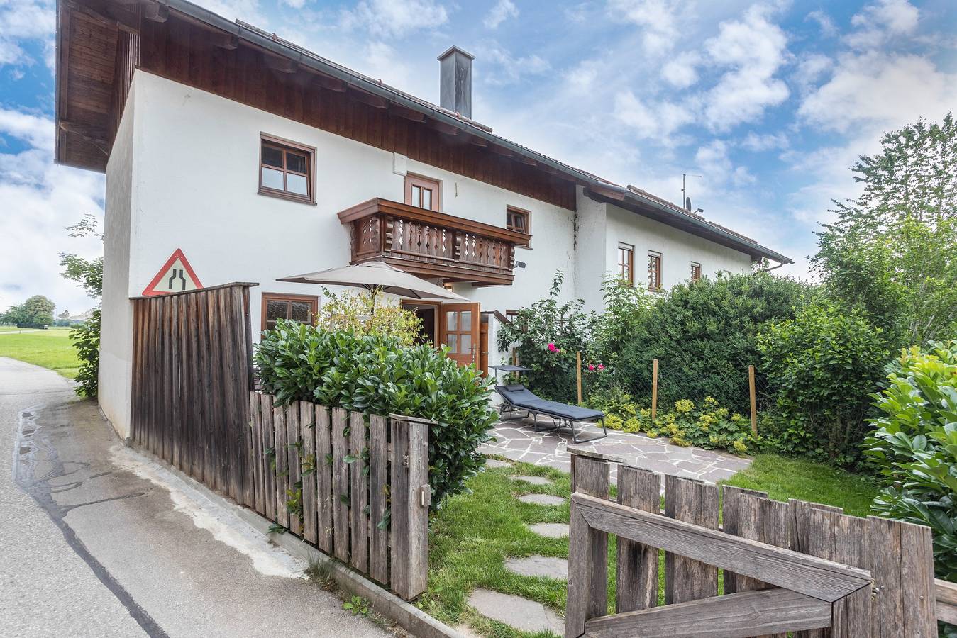 Vacation Home "Zuhaus am See" with Mountain View, Sauna, Wi-Fi and Garden in Gollenshausen am Chiemsee, Gstadt am Chiemsee