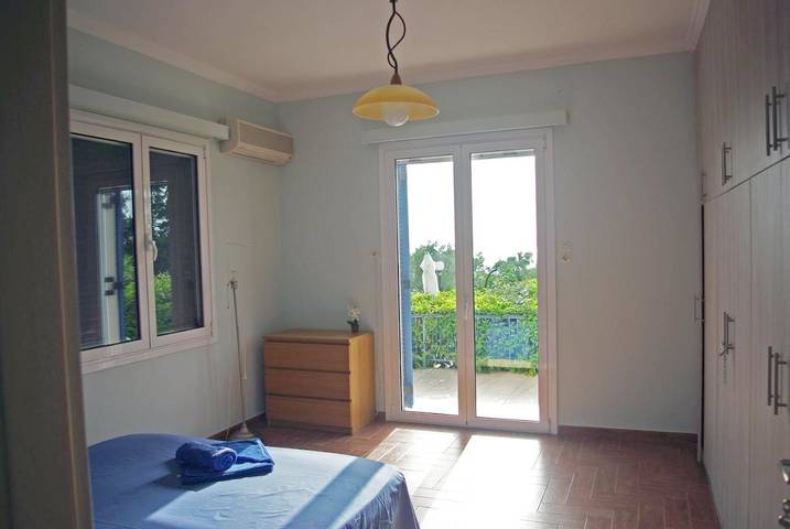 Location de vacances pour 6 personnes, avec jardin ainsi que vue et piscine dans Mikra Mandinia - 2