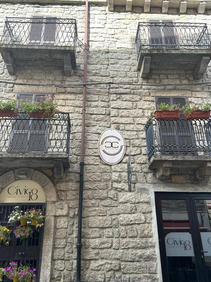 Location de vacances pour 2 personnes, avec vue et terrasse, animaux acceptés à Tempio Pausania - 2