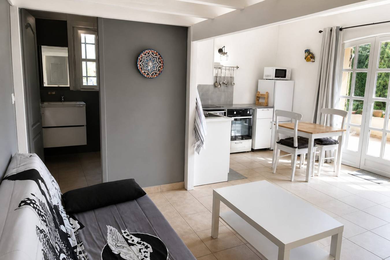 Estudio entero, Studio with Terrace, Garden & Pool, Lorgues in Lorgues, Region de Draguignan