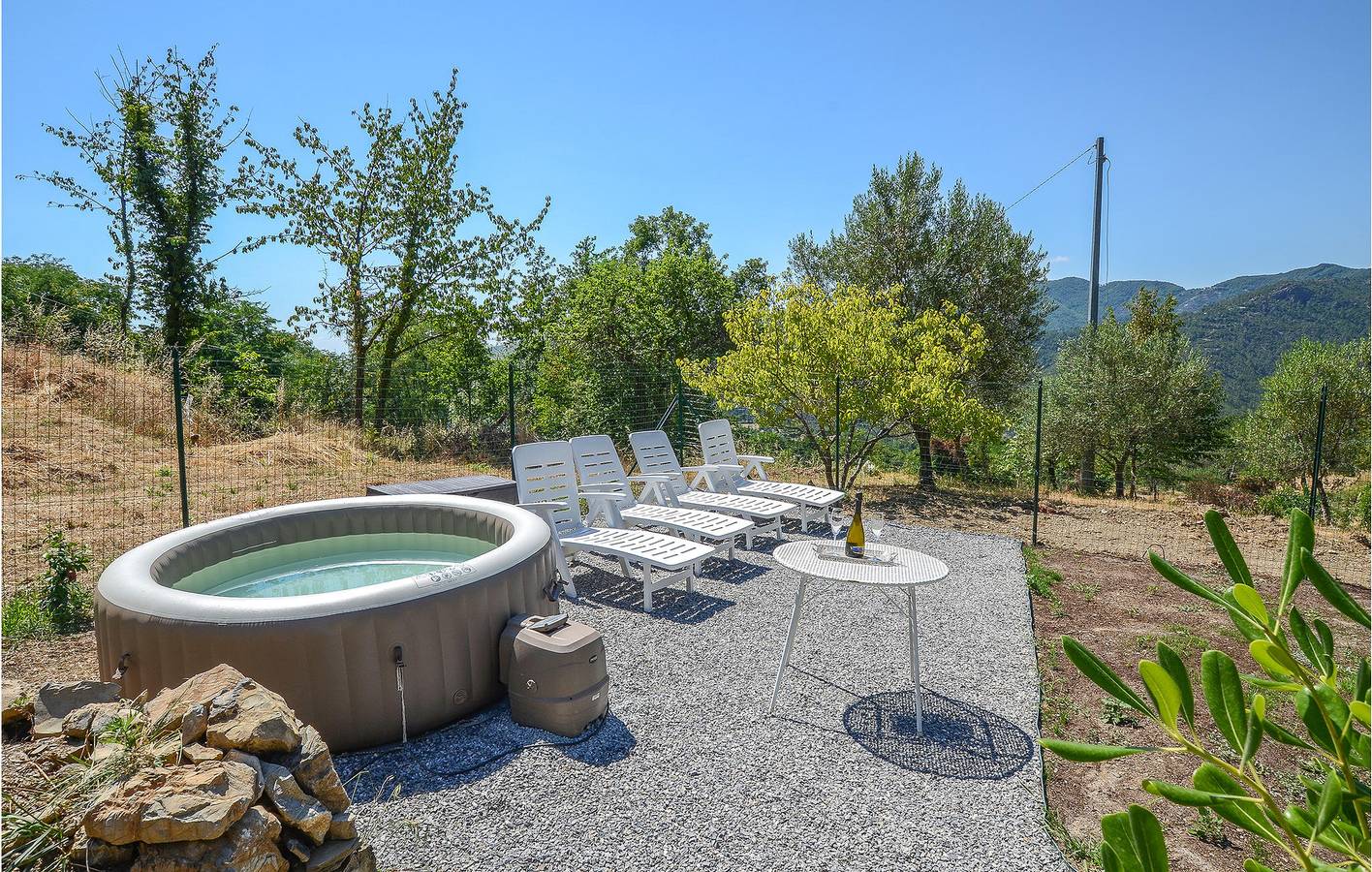 Deiva Marina Apartment: AC, Parking, Kitchen, & Terrace in Framura, Riviera di Levante