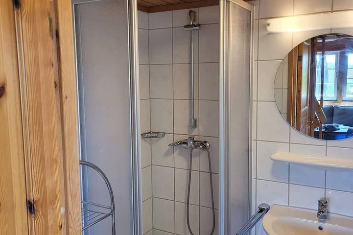 Ferienhaus für 4 Personen, mit Garten und Terrasse in Userin - 4