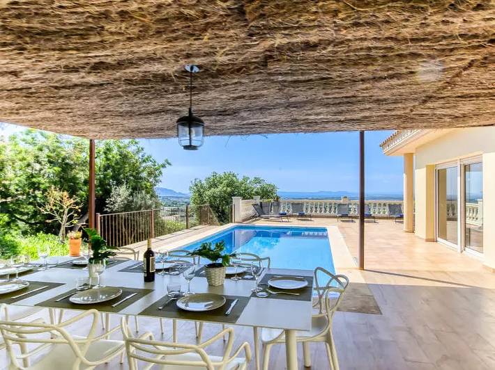 Chalet para 10 personas, con piscina y terraza - 1