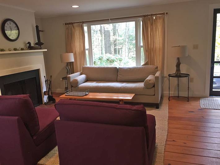 Vacation rental for 5 people, with yard, with pets in Stockbridge