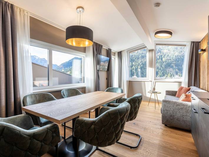 Ferienwohnung für 6 Personen, mit Terrasse und Pool sowie Garten