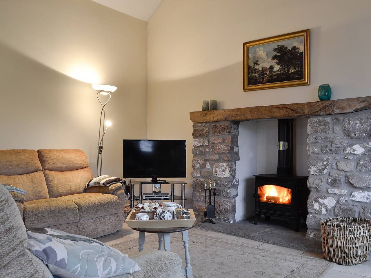 Log Cabin for 6 People in Swansea region