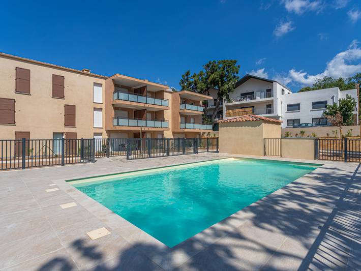 Appartement de vacances pour 6 personnes, avec terrasse ainsi que vue et jardin à Bormes-les-Mimosas