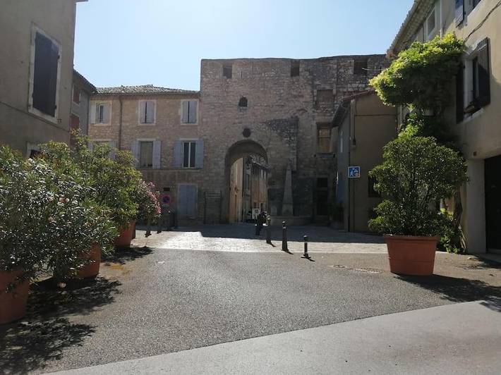 Location de vacances pour 6 personnes, avec balcon, animaux acceptés à Donzère - 3