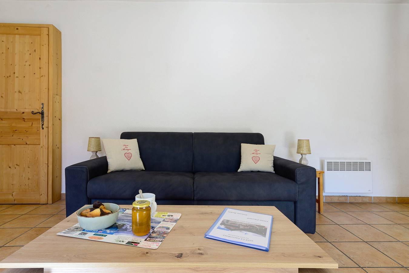 Entire apartment, Apartment 'Les Gentianes' with Mountain View and Wi-Fi in Lanslebourg-Mont-Cenis, Saint-Jean-de-Maurienne region