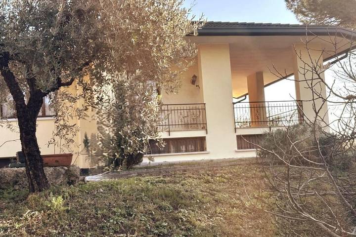 Location de vacances pour 6 personnes, avec vue et jardin à Caneva (Italie) - 3