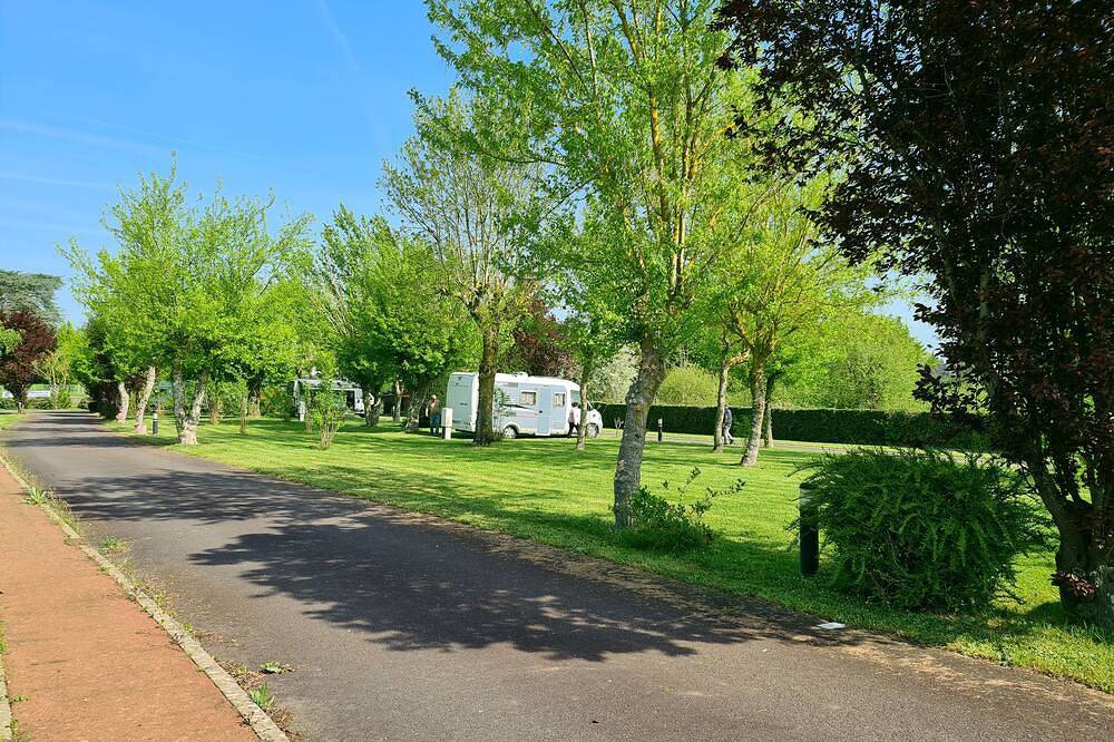Electrified Camping Pitch in Bessé-sur-Braye, Sarthe
