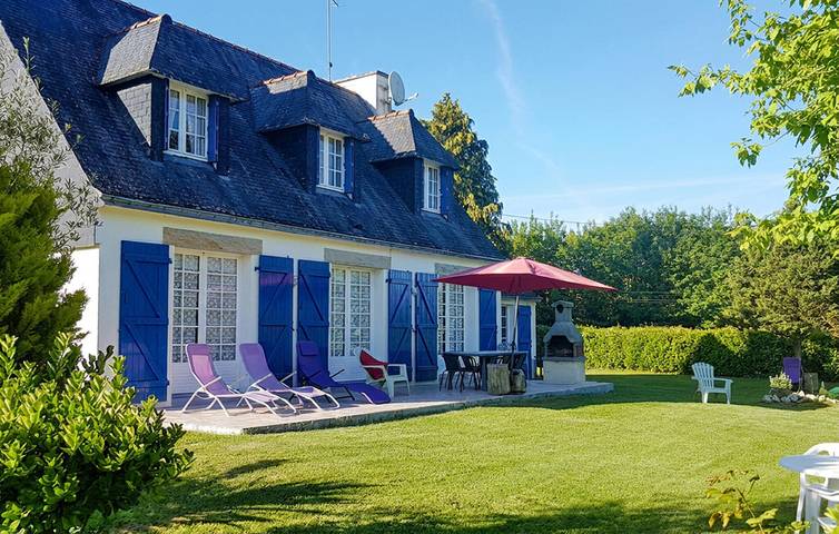Appartement confortable de 2 chambres : près du bord de mer et d'un restaurant, Wi-Fi et parking disponibles in Concarneau, Côte de Cornouaille