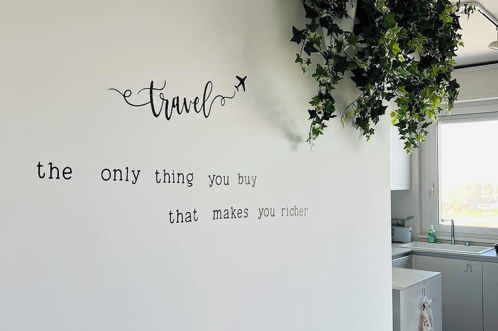 Entire apartment, Serene and cosy Sky Penthouse with a dea view Fiumicino in Fiumicino, Rome Province