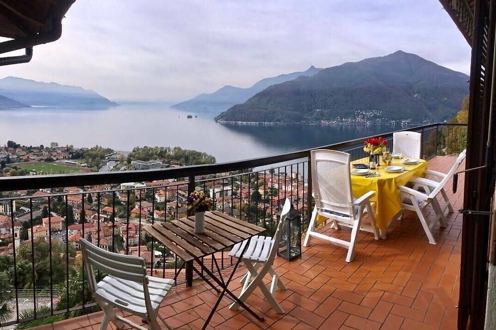 Appartamento intero, Pandora 1 lake view apt. in residence with pool in Maccagno, Maccagno con Pino e Veddasca