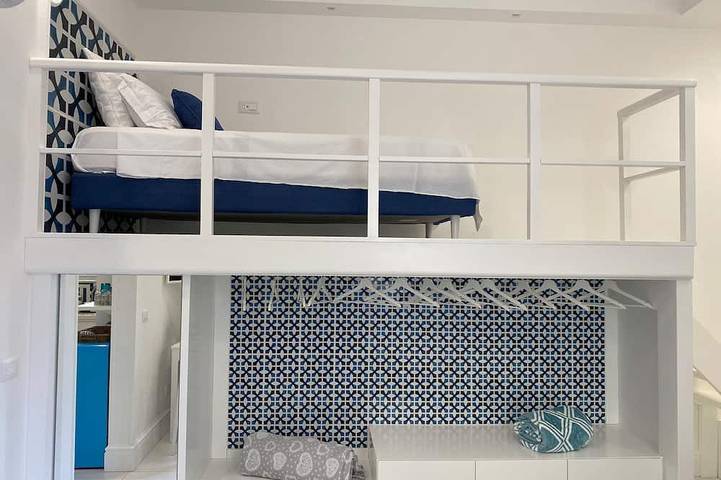 Apartamento entero, House near the sea with Jacuzzi pool, terrace - solarium and garden in Meta, Sorrento Coast