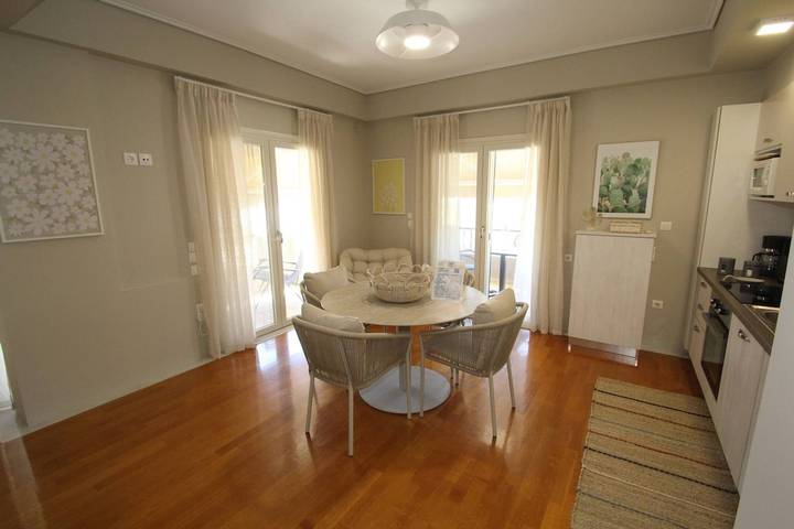 Gîte pour 2 personnes, avec vue sur l’océan ainsi que vue et balcon/terrasse dans Égine