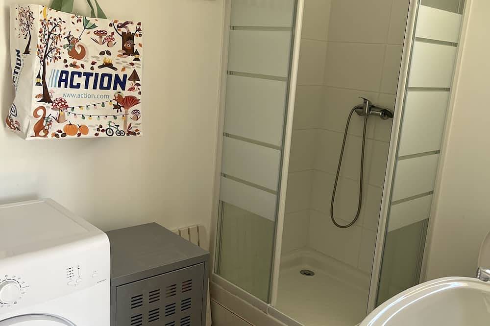 La petite Violette-Gîte-Confortable-Baño privado-Vista al Jardín in Violès, Vaucluse