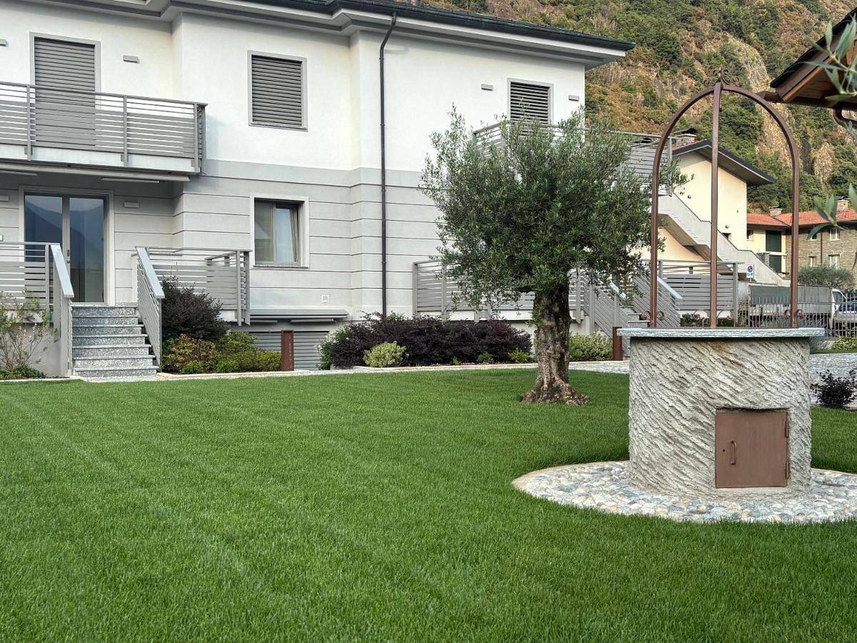 Villa Sunrise - Luxury property with pool & large private garden, few steps from the beach, ideal for families and people with mobility issues in Dervio, Alpi Orobie Occidentali