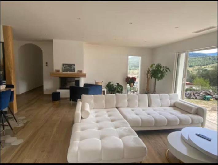 Location de vacances pour 8 personnes, avec Terrasse ainsi que Jardin et Vue à Castirla