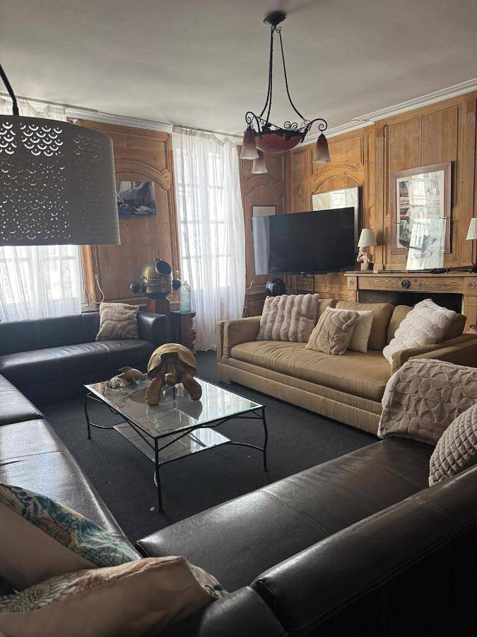 Gîte pour 19 personnes, avec terrasse dans Plage de la Concurrence