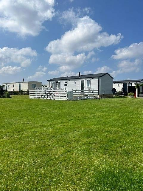 Nr. 88 Neues, ruhiges hundefreundliches  Ferienhaus  direkt am Wattenmeer, komplett eingezäunt in Wieringen, Ijsselmeer