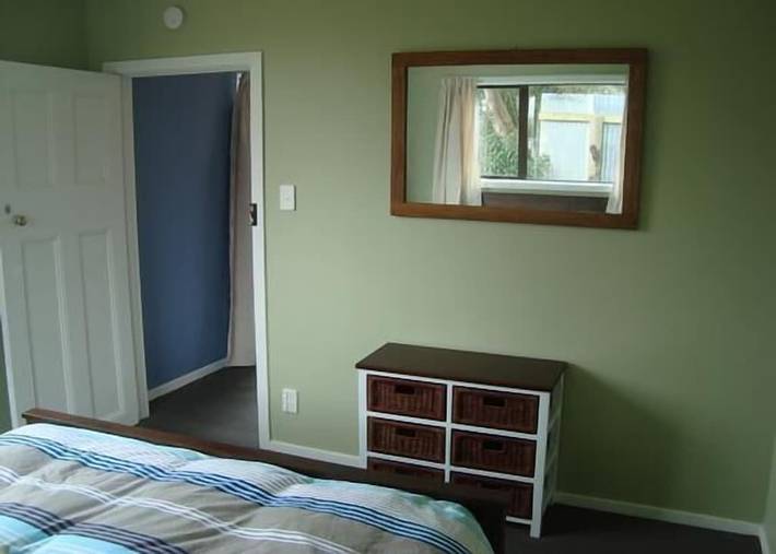 Beach house for 4 people, with terrace in New Zealand